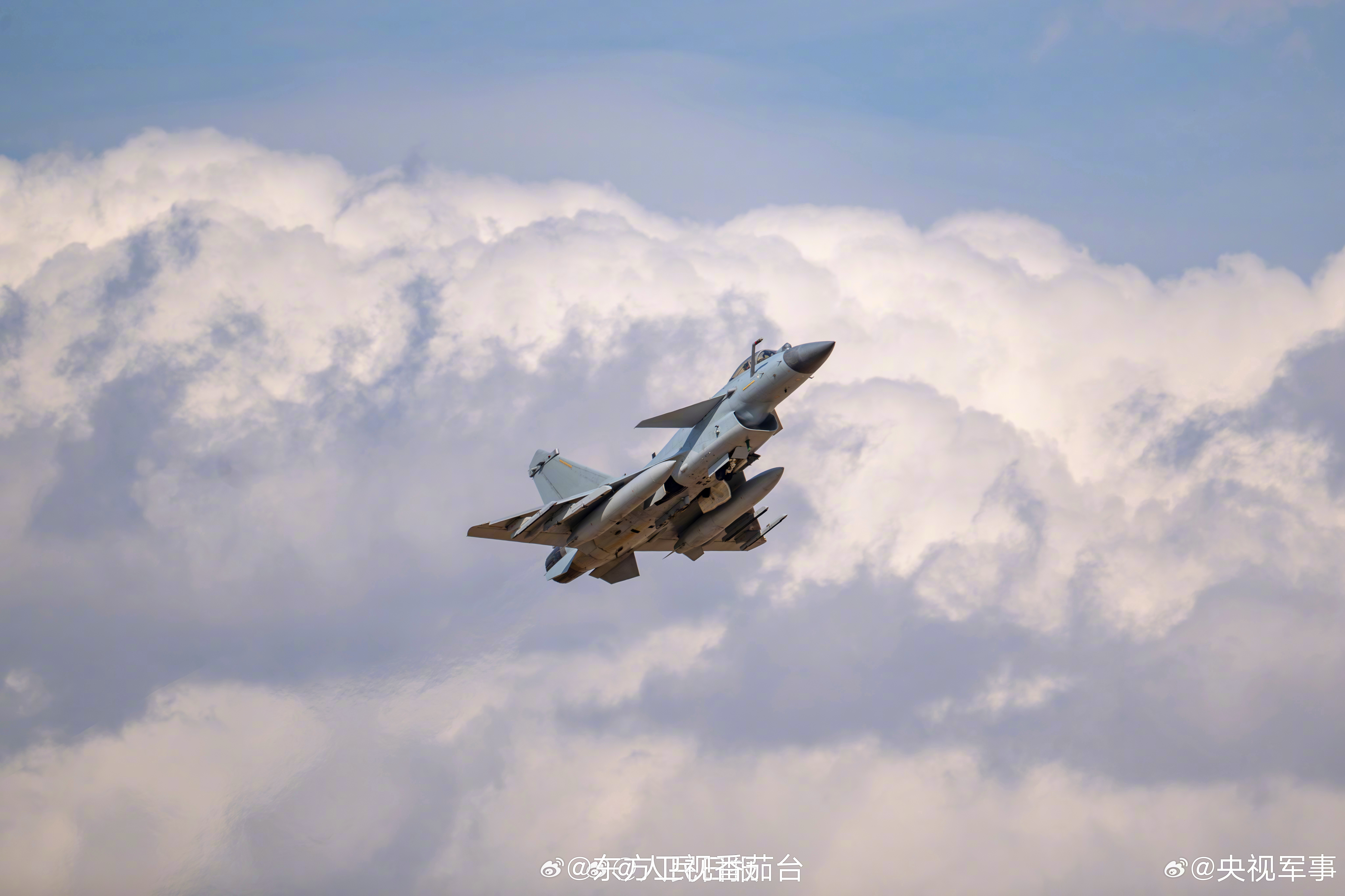 鹰击长空2鹰击长空2，探索天空的壮丽与挑战-第3张图片