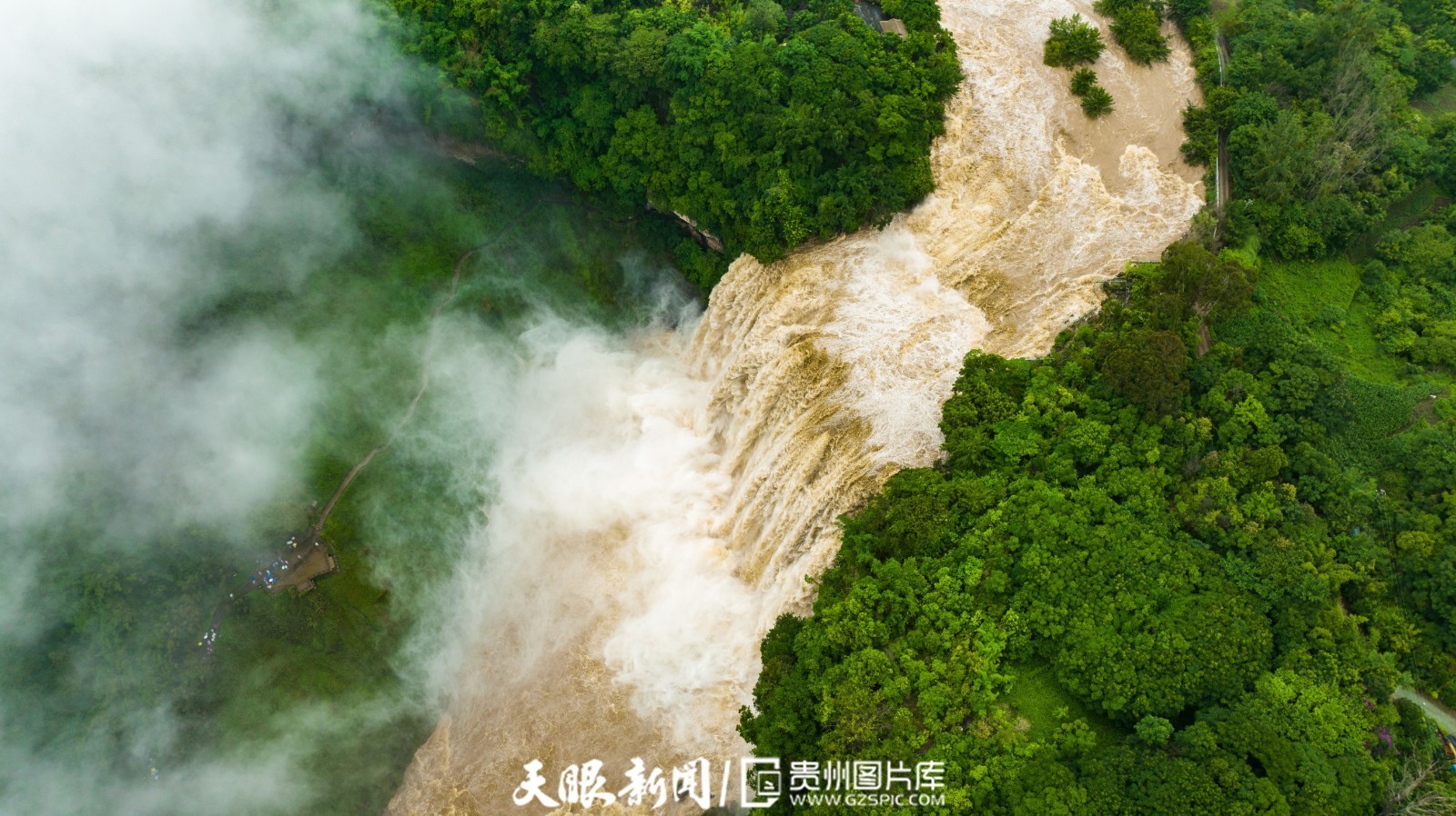 黄果树瀑布迎来2021年入汛最大水量黄果树瀑布迎今年最大水量