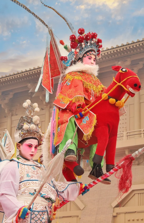 彩翎羽轿，古代华丽的出行工具-第2张图片