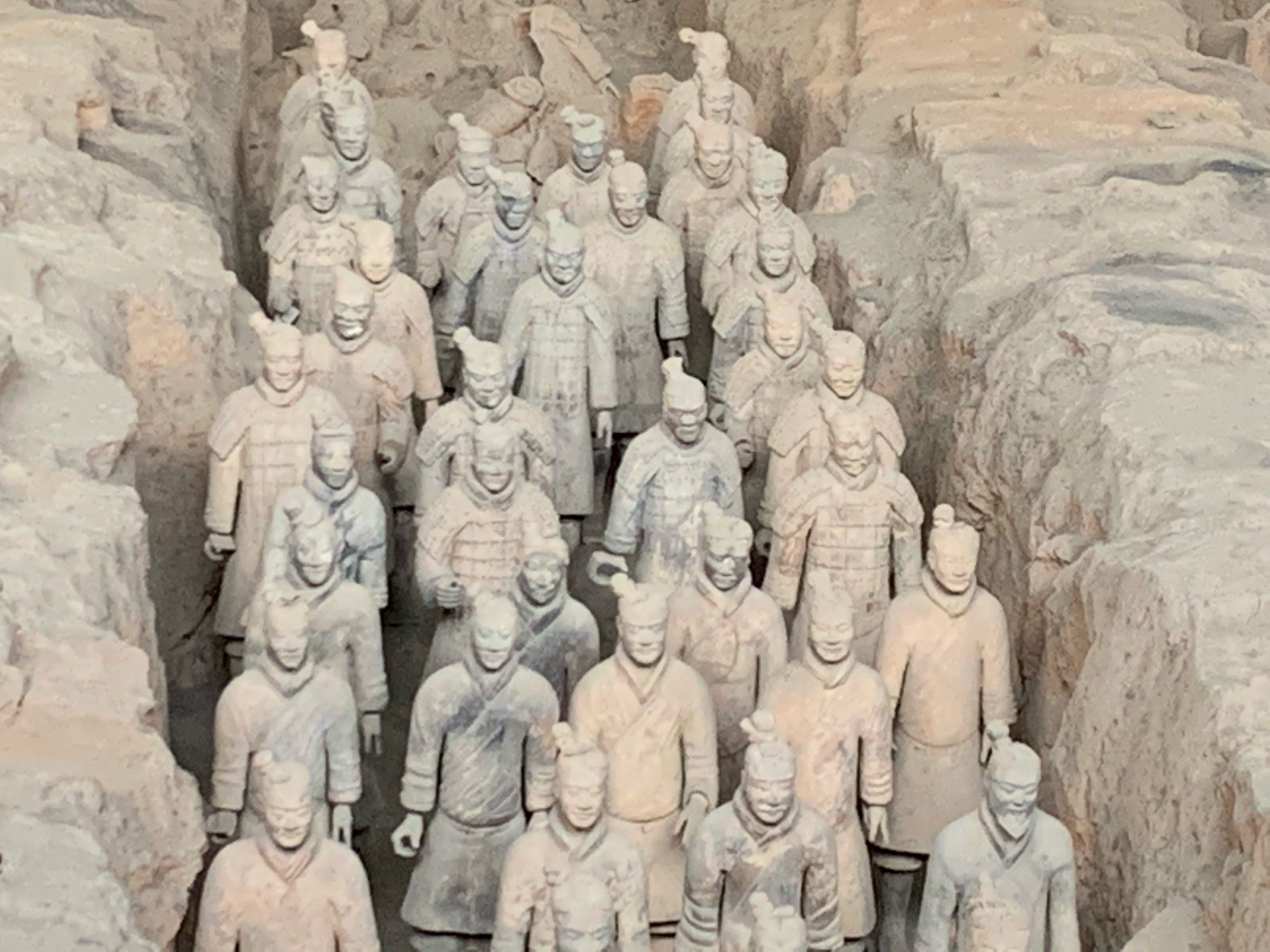 兵马俑是哪个省份的景点兵马俑是中国陕西省的著名景点，被誉为世界八大奇迹之一。兵马俑位于陕西省西安市附近，是中国古代陵墓和军事设施的珍贵遗产。