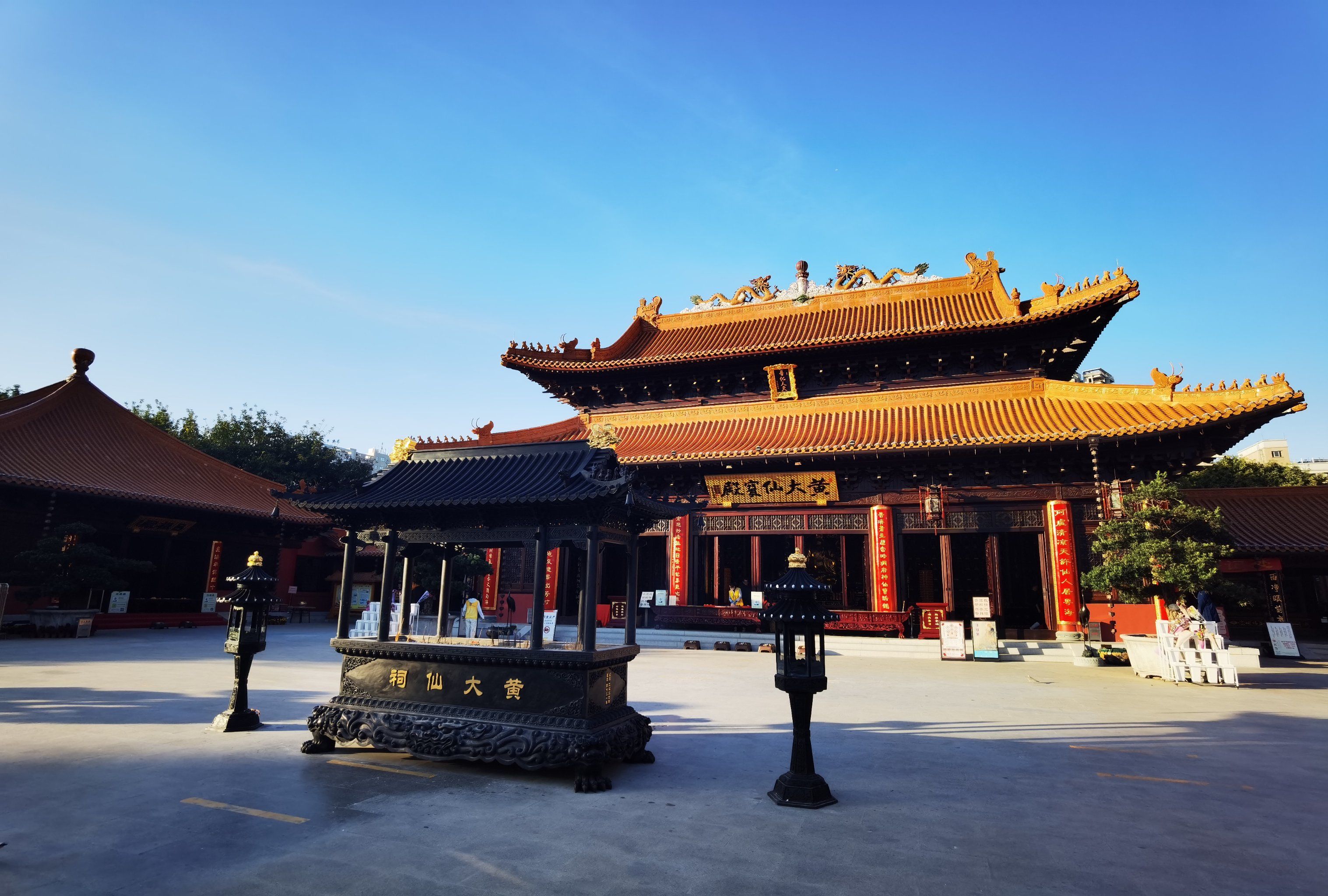 黄大仙论坛精选六肖黄大仙黄大仙论坛精选，六肖揭秘与黄大仙的神秘魅力-第3张图片