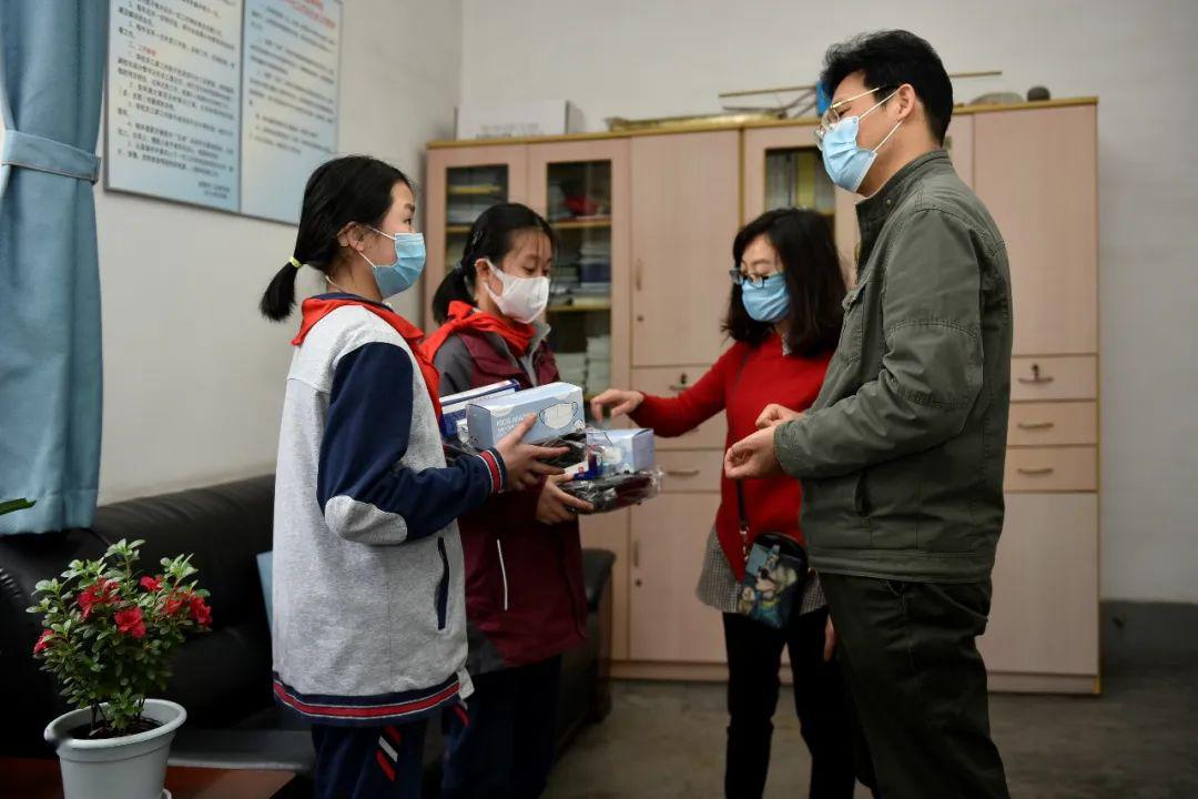 14亿救济金发给死人14亿救济金发给死人，社会关怀与人性关怀的体现
