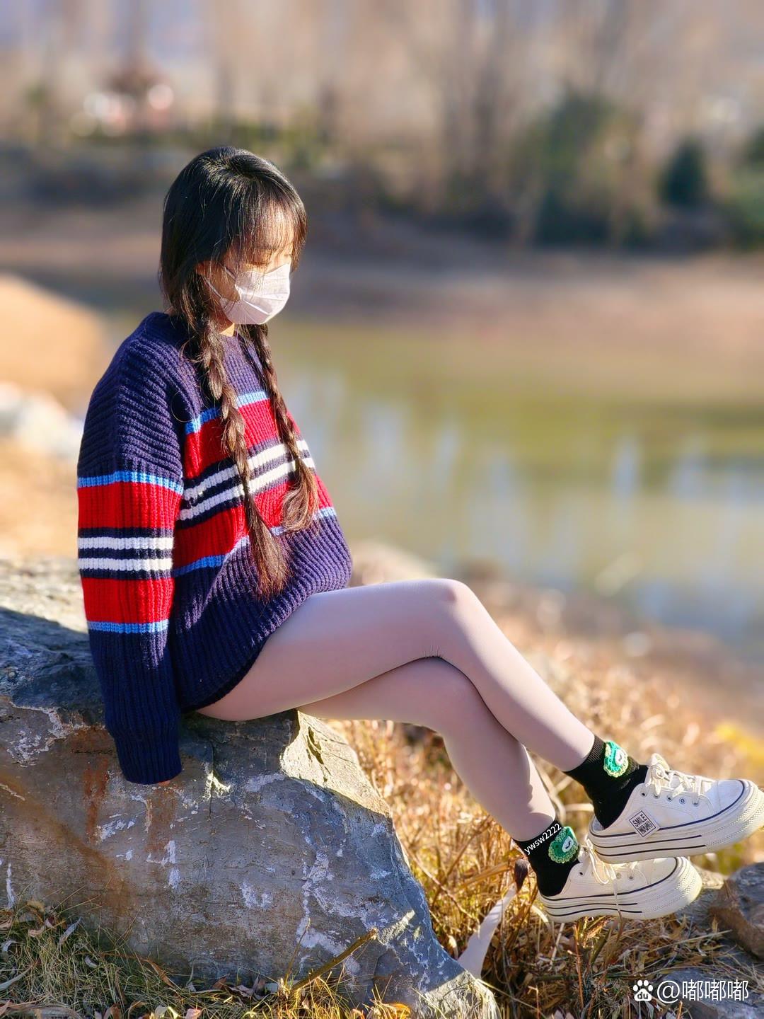 14岁学生迈开腿让打扑克14岁学生迈开腿玩打扑克-第3张图片