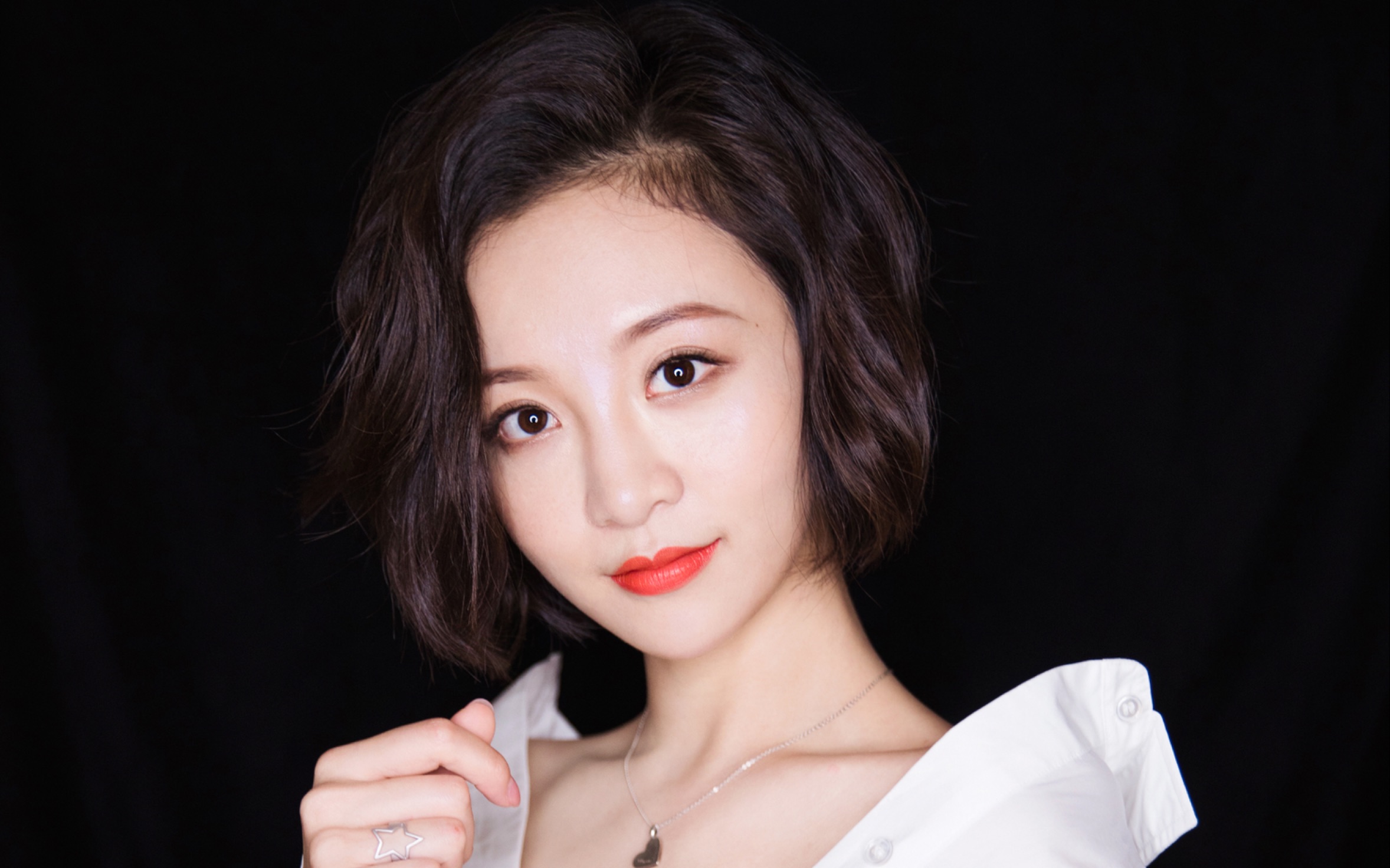 红姐彩色图红姐彩色图，视觉盛宴的魅力-第2张图片