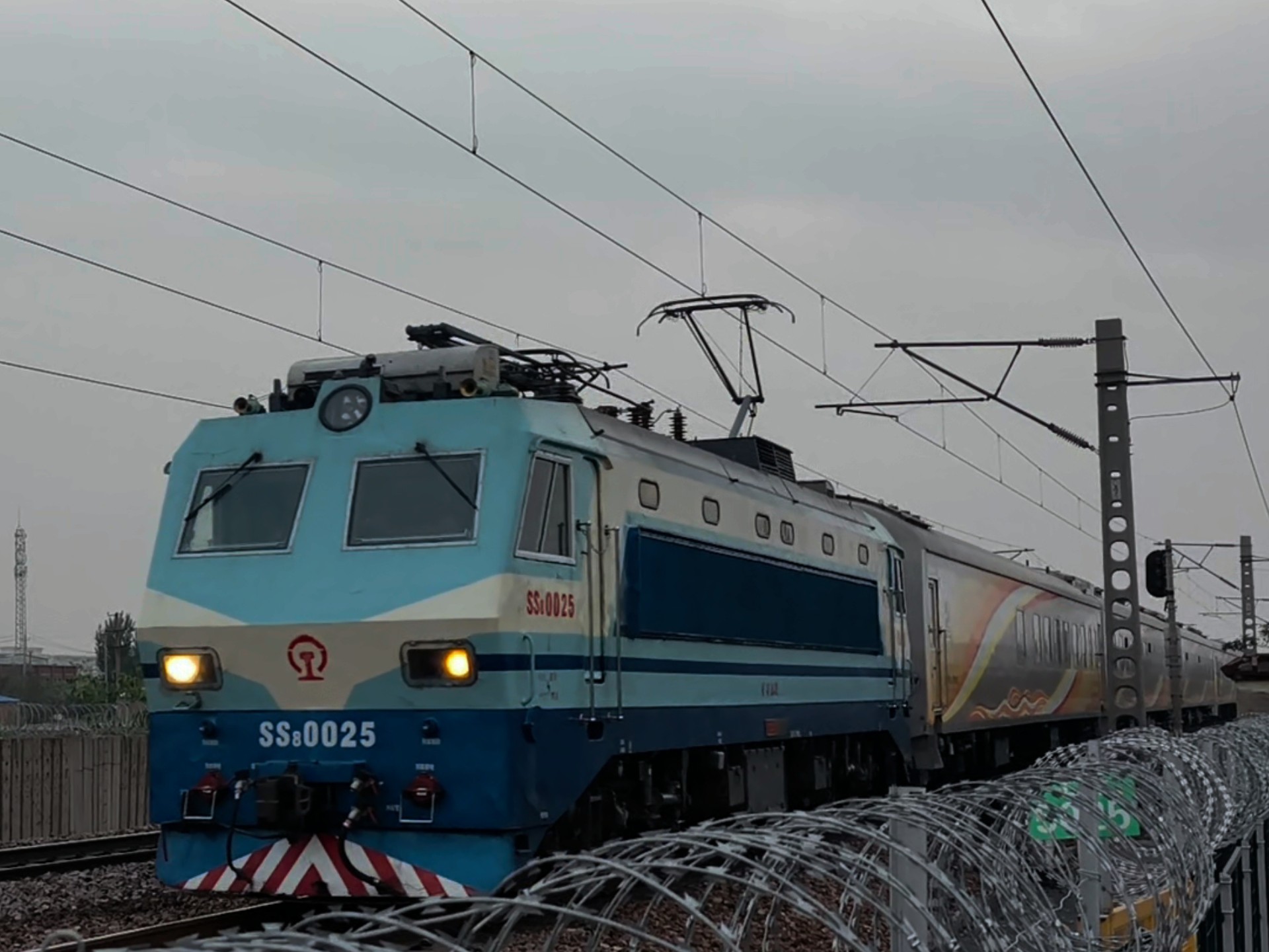 动车D2809动车D2809，穿梭时空的旅行者