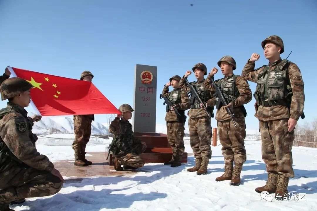 07迷彩服，时代的印记与青春风采-第2张图片