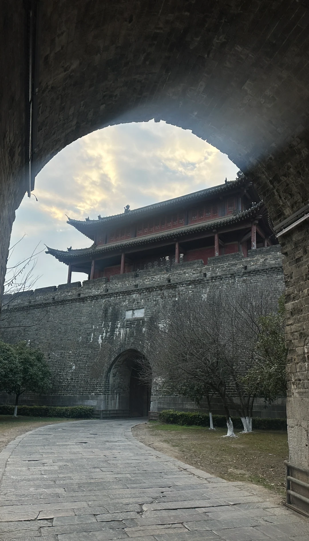 端州古城墙 全景图端州古城墙，千年历史与现代风采-第2张图片