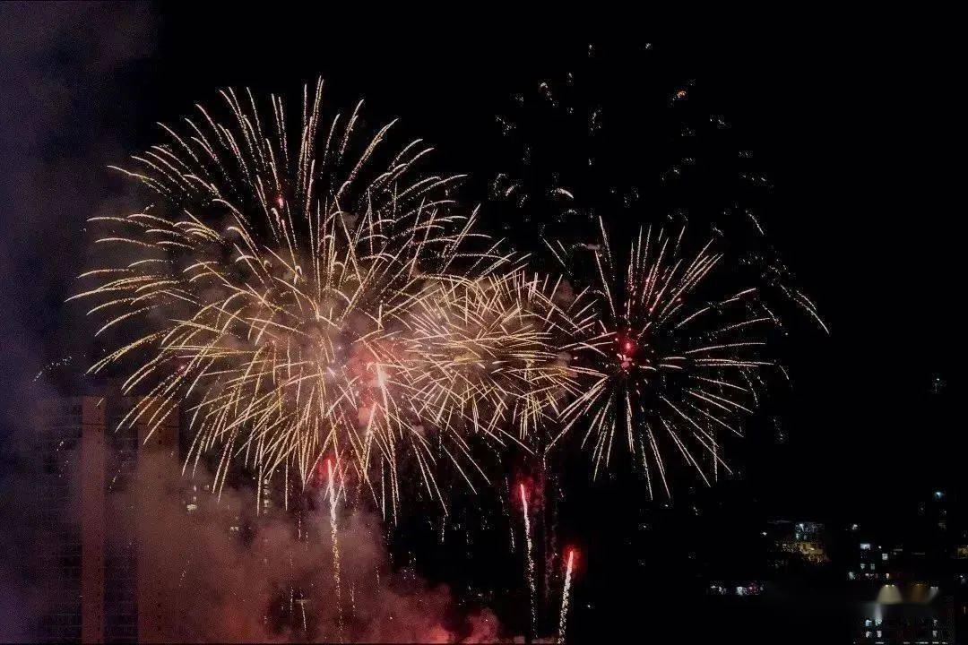 2023年香港今晚特马2023年香港今晚特马，璀璨夜空下的盛事-第1张图片