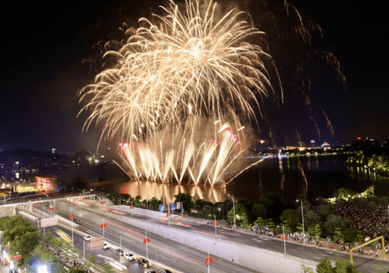 2023香港今晚特马，璀璨夜空下的文化盛宴-第3张图片