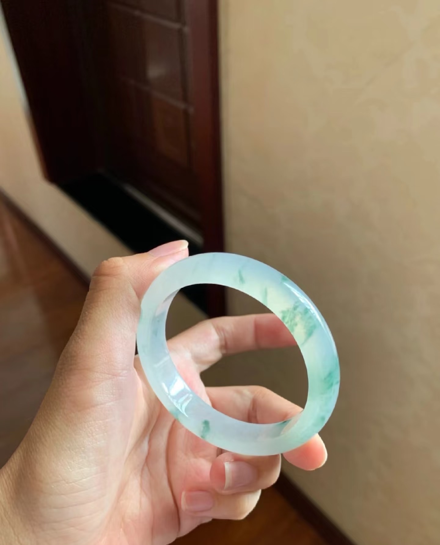 白底青翡翠什么档次白底青翡翠，自然之美与独特之选-第2张图片