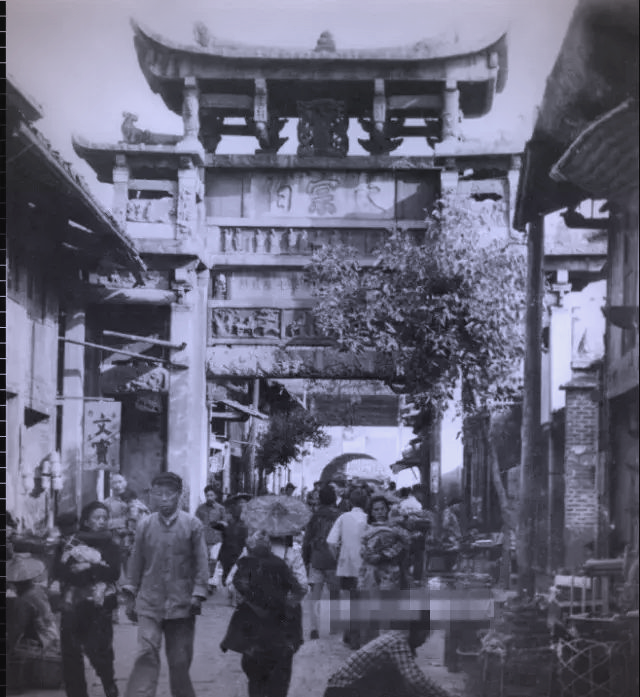 莆田步行街，繁华与历史的交织