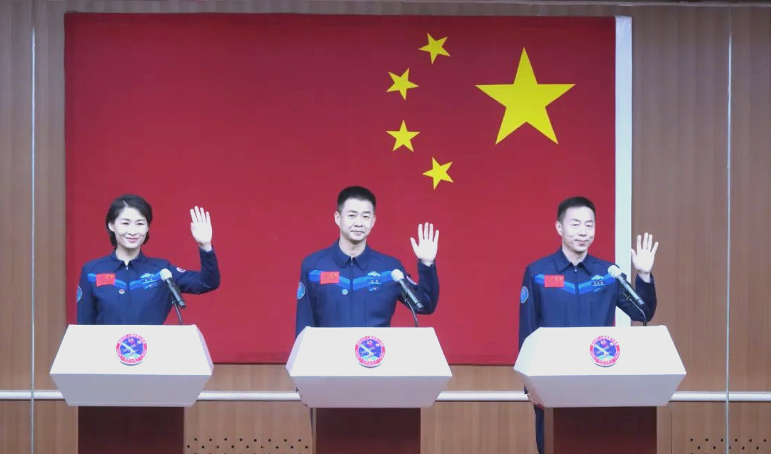 新太空3人组将启航新太空3人组启航-第2张图片