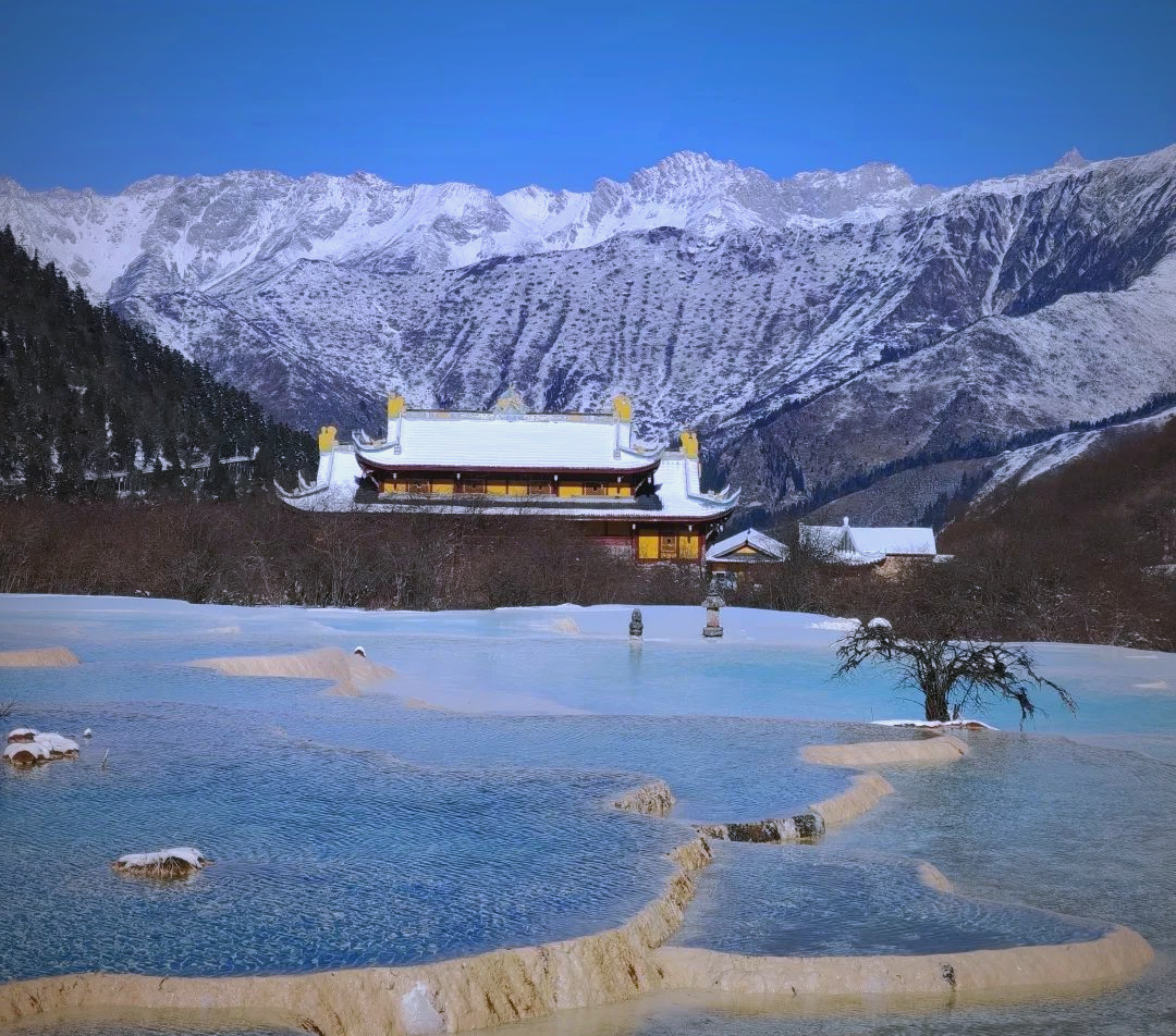 四川黄龙景区四川黄龙，自然奇景与人文底蕴