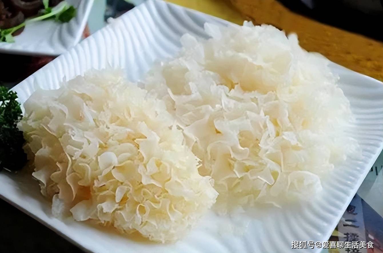银耳种类银耳种类繁多，品味各异