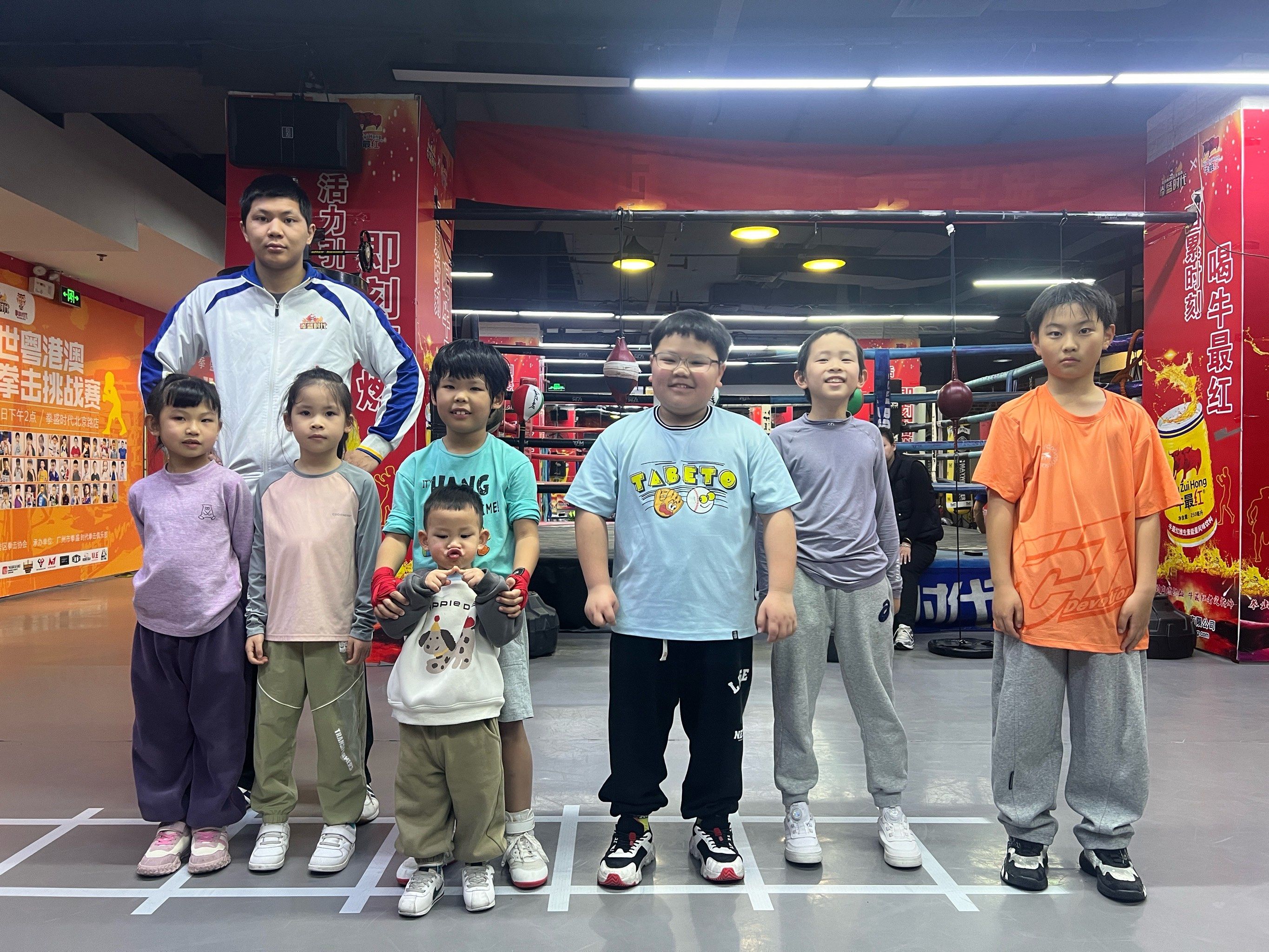 拳皇小孩比赛视频拳皇小孩，童年的热血与梦想-第2张图片