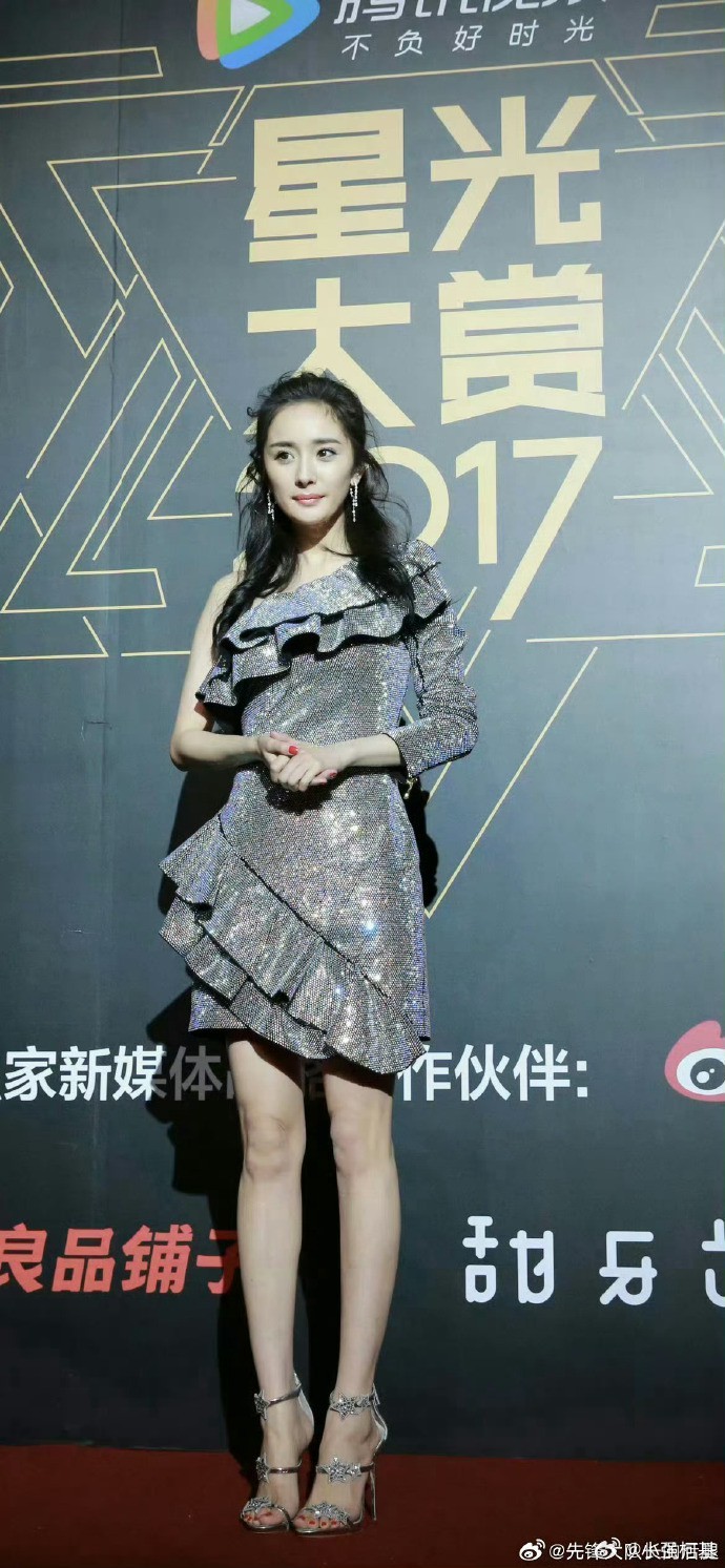 超级星秀场，璀璨璀璨的舞台-第2张图片