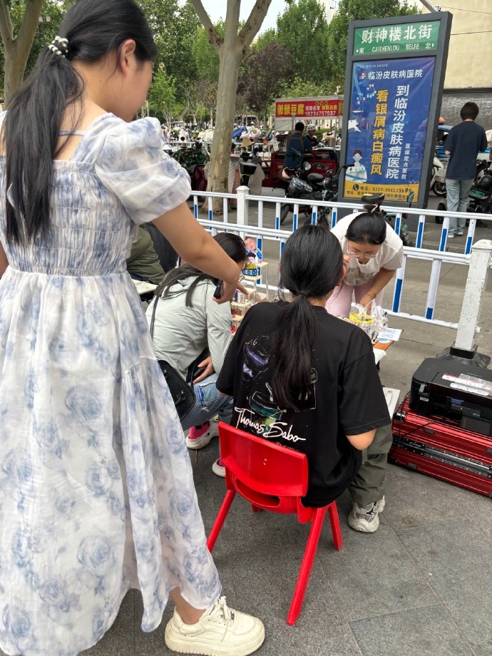 摇摇乐摆摊怎么样好卖吗摇摇乐，生活中的快乐音符-第1张图片